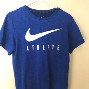 Women’s Nike shirt